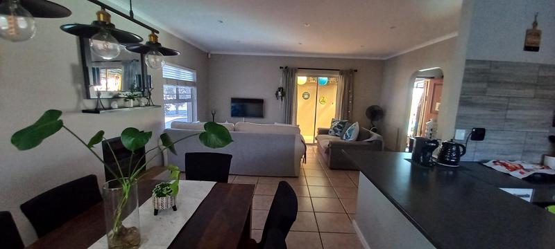 4 Bedroom Property for Sale in Bothasig Western Cape